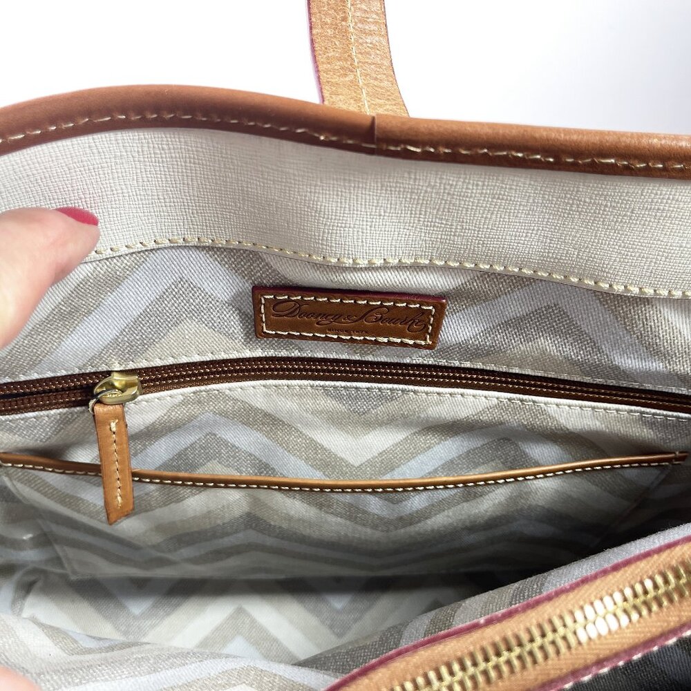DOONEY & BOURKE Shelby Shopper Tan Shoulder Handbag Tote Leather LF36C - Picture 11 of 12